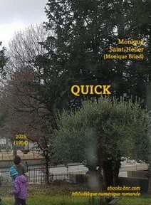 Deux enfants jouent à l'extérieur sous des arbres de différentes essences devant une clôture par une journée nuageuse, détail d'une photographie de Anne van de Perre. Le texte au-dessus de l'image comprend 